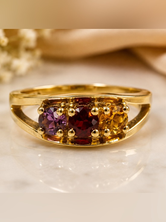 Jewelry - Vintage Gold Plated Three Stone Sample Ring | Size 7 | Y2K retro style